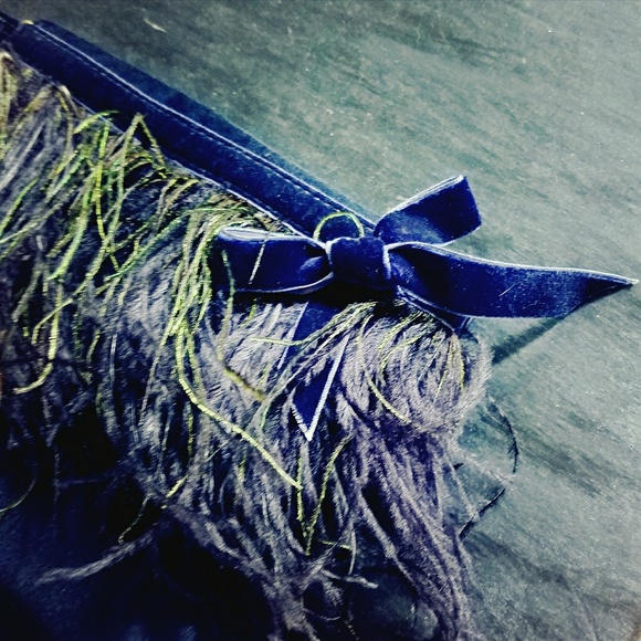 silence + noise - Feathered Wristlet - Picture 7 of 7